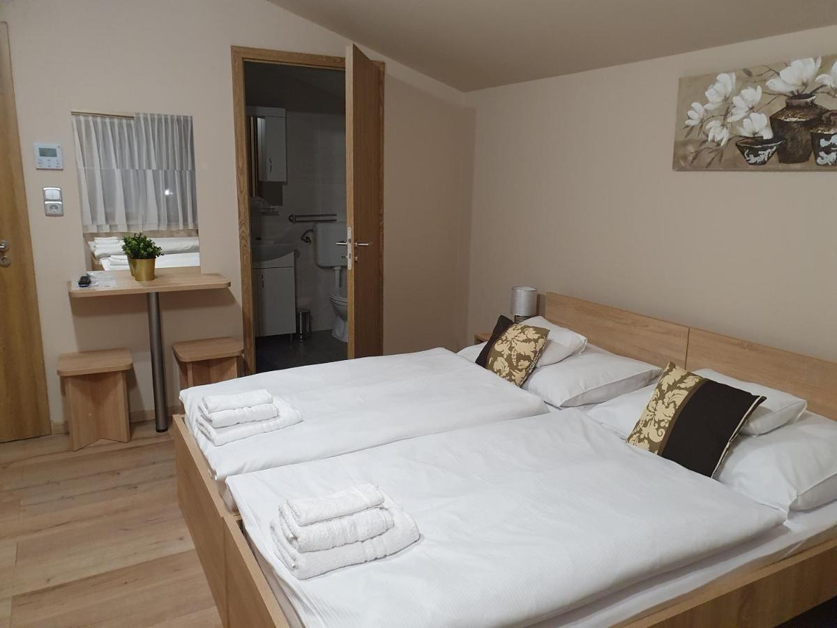 Bed and Breakfast Platina Panzio*** Újhartyán Exteriér fotografie