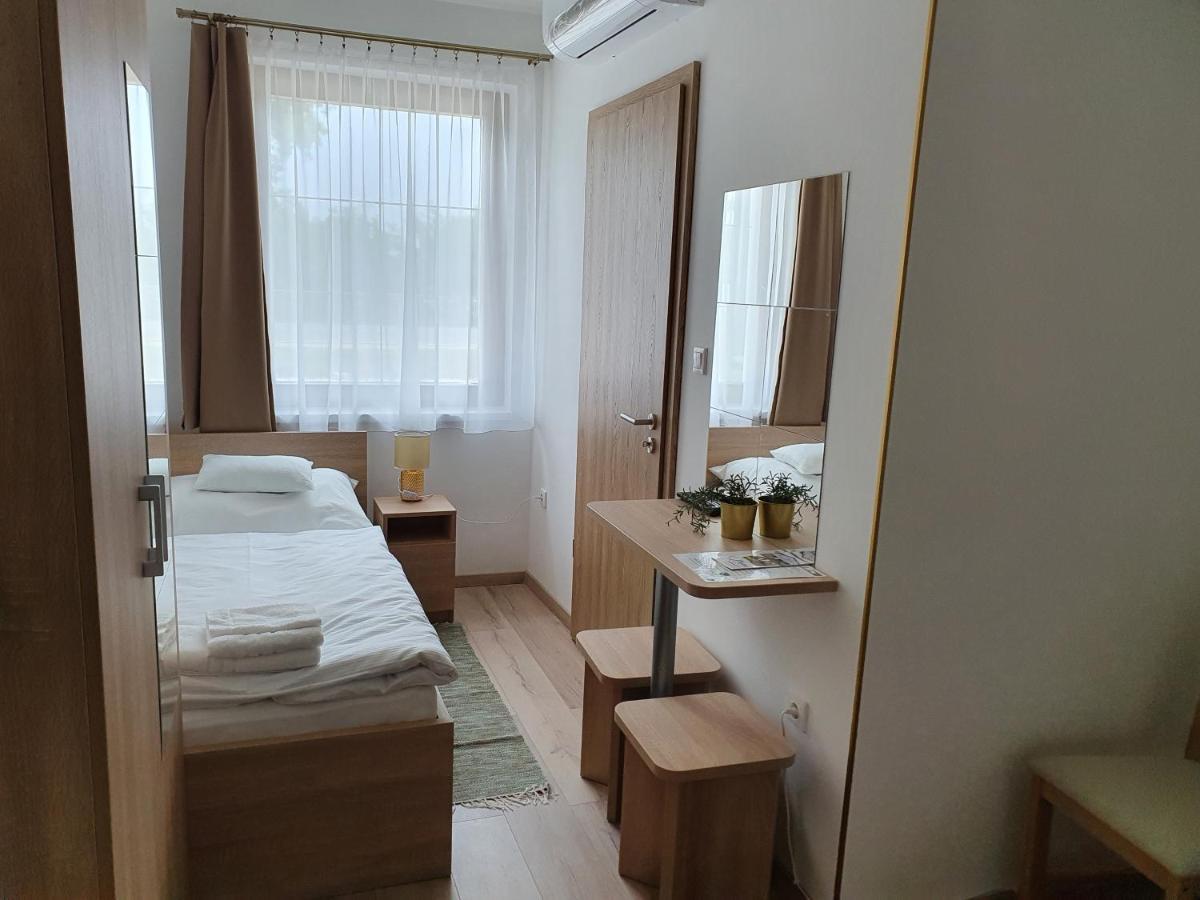 Bed and Breakfast Platina Panzio*** Újhartyán Exteriér fotografie